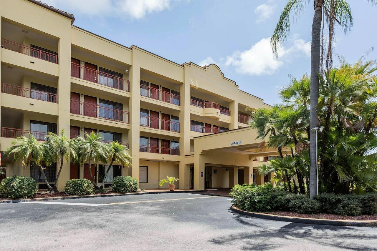 Boca Suites Deerfield Beach; Surestay Collection By BW Exterior photo